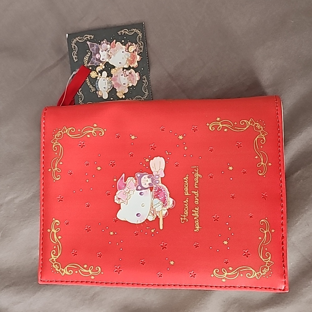 Hello Kitty Make Up Pouch - Picture 2 of 4